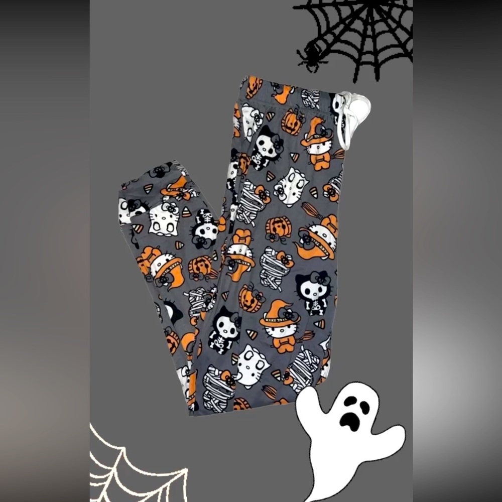 RARE Hello Kitty Halloween Pjs🧡🖤🎃👻